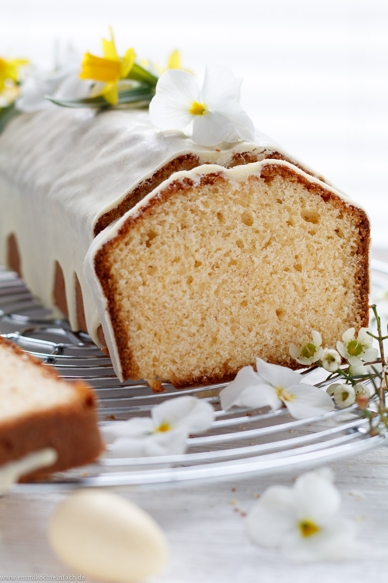 Sahne Rührkuchen mit weißer Schokolade - www.emmikochteinfach.de