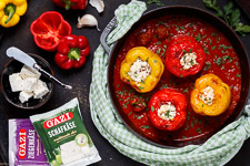 Gef&uuml;filled peppers with Mediterranean