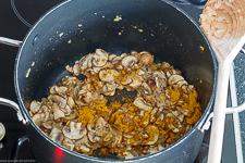 Mushroom soup with Curry &ndash; simply delicious