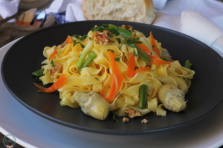 NOODLES WITH NUTS AND ARTICHOKES