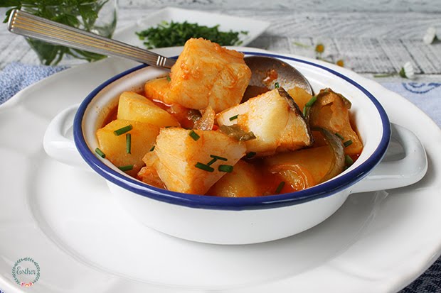 CAKUELITAS DE COD WITH POTATOES AND PEPPERS