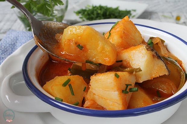 CAKUELITAS DE COD WITH POTATOES AND PEPPERS